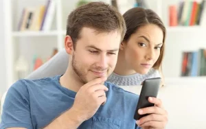 Aquele Crush Vive No Seu Perfil! Quer confirmar?