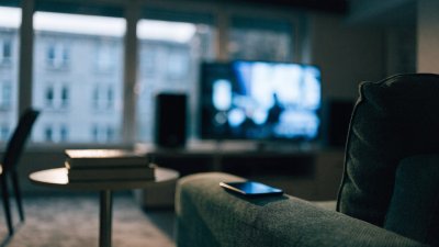 Oglądanie filmów na telefonie: jak zacząć i co zainstalować
